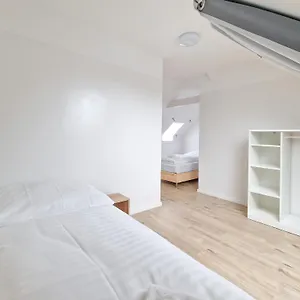 Raj Living - 1 Or 3 - 20 Min Messe Dus And Old Town Dus Düsseldorf